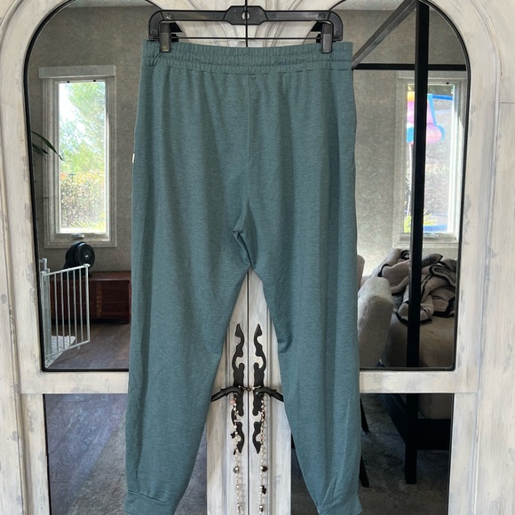Women's Vuori Performance Jogger, Sz M Long - Picture 3 of 4
